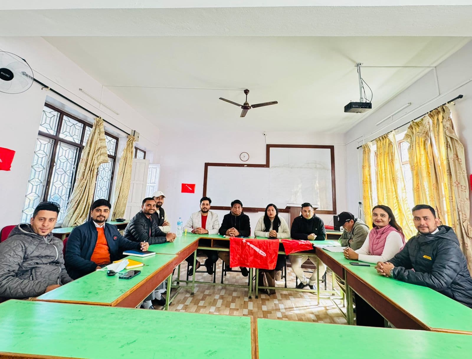 पदाधिकारी बैठक बस्यो दिपक धामी अध्यक्ष  र अन्जना सिवाकोटी महासचिब