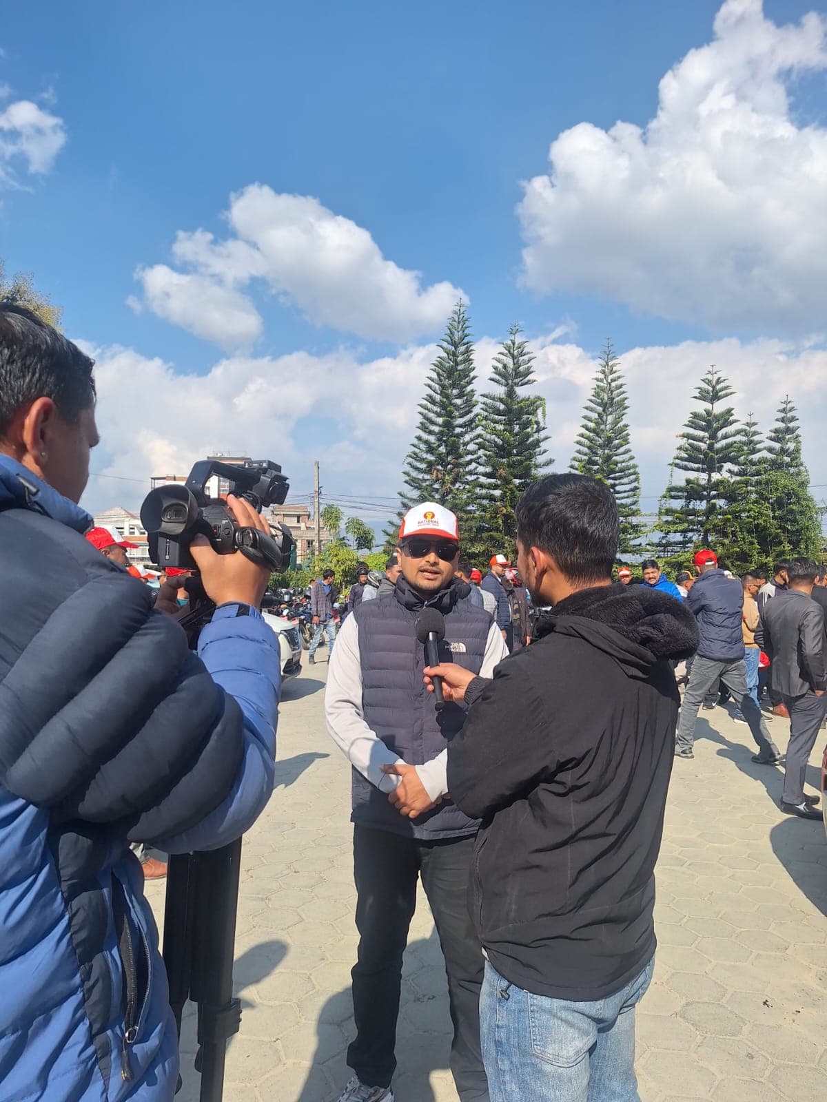 एमाले नेताले जन्माएको कार्यकर्ता र जनताले हुर्काएको पार्टी हो ।